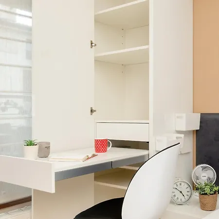 Przytulny Apartament Z Parkingiem I Biurkiem Przy Kazimierzu W Krakowie By Renters 크라쿠프