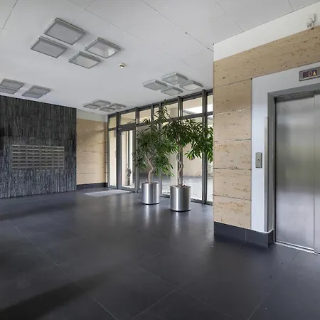 Przytulny Apartament Z Parkingiem I Biurkiem Przy Kazimierzu W Krakowie By Renters 아파트 *