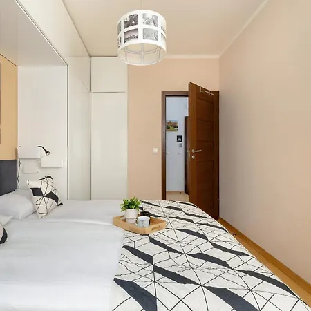 Przytulny Apartament Z Parkingiem I Biurkiem Przy Kazimierzu W Krakowie By Renters 아파트 *