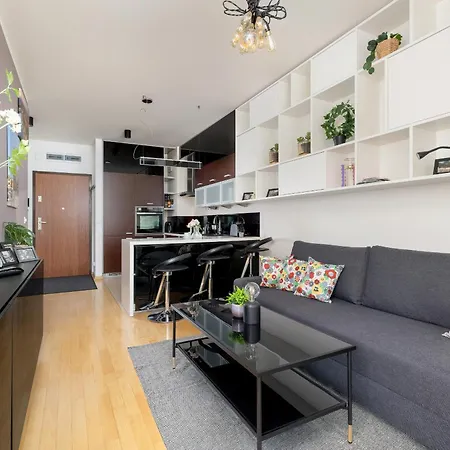 Przytulny Apartament Z Parkingiem I Biurkiem Przy Kazimierzu W Krakowie By Renters 아파트 크라쿠프